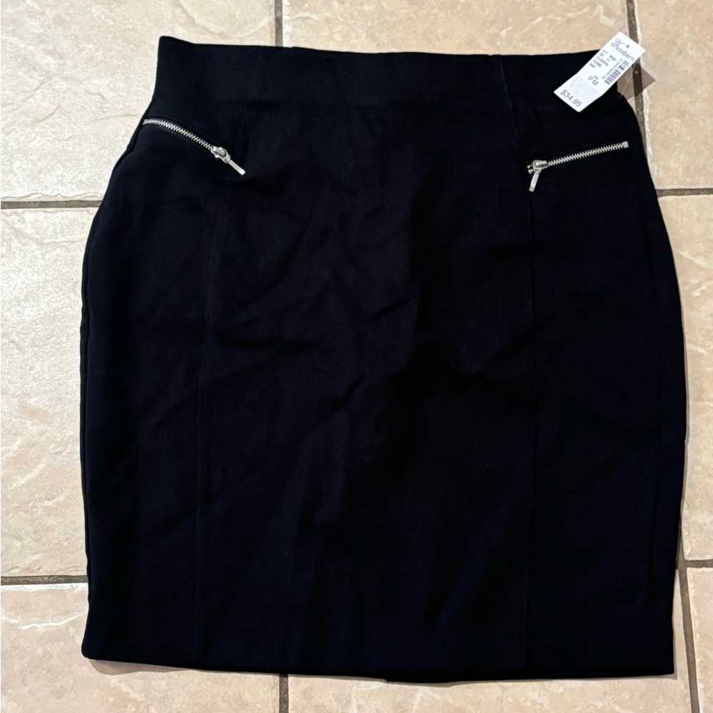 Elegant Black Skirt with Zipper Accents-NWT